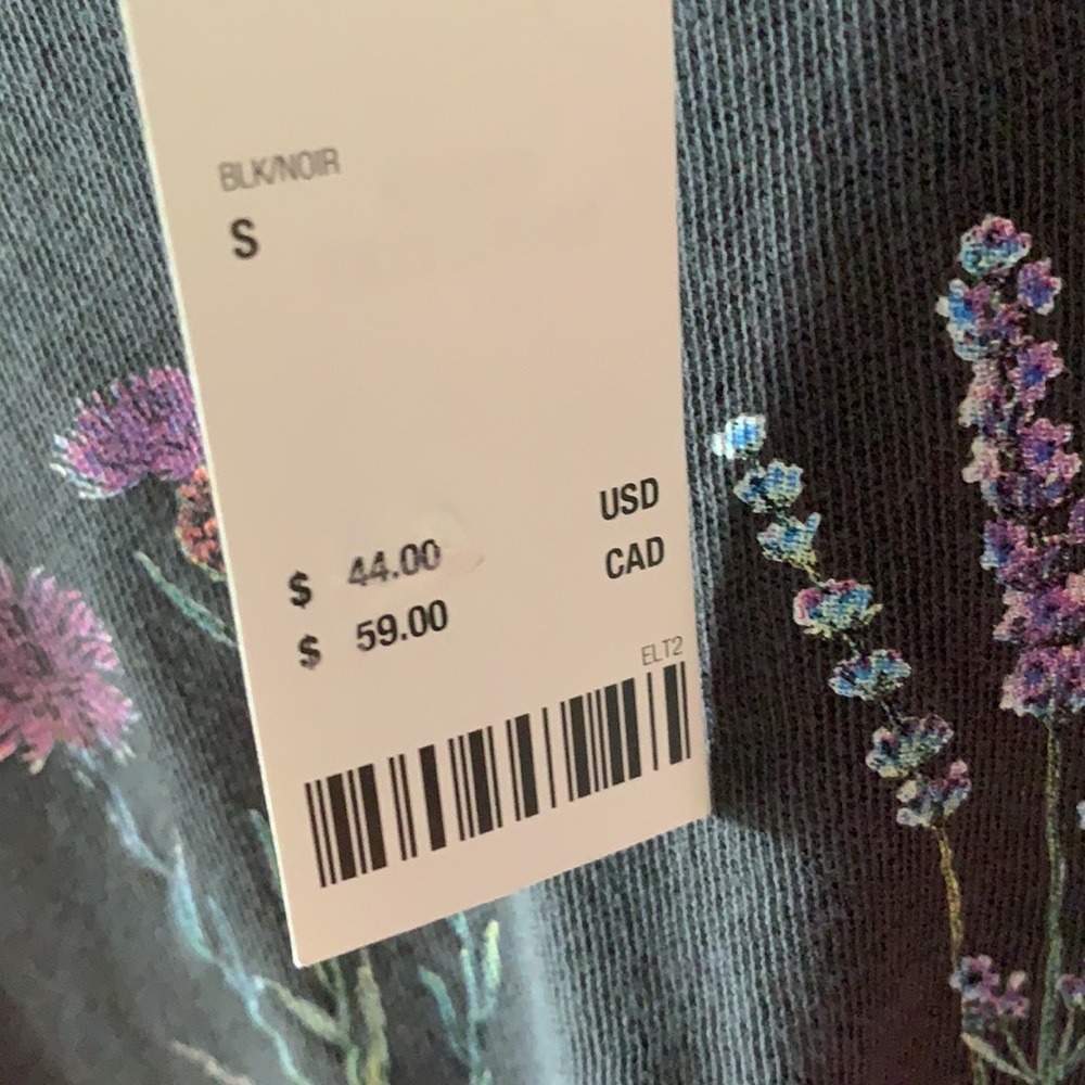NWT- urban outfitters long sleeve - Picture 3 of 4